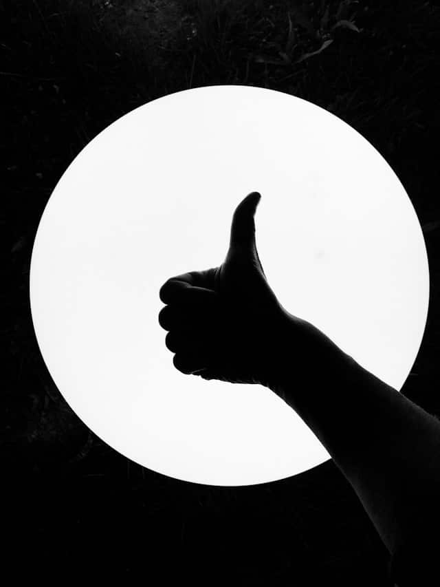 Et si votre pouce en disait long sur la taille de votre cerveau ?